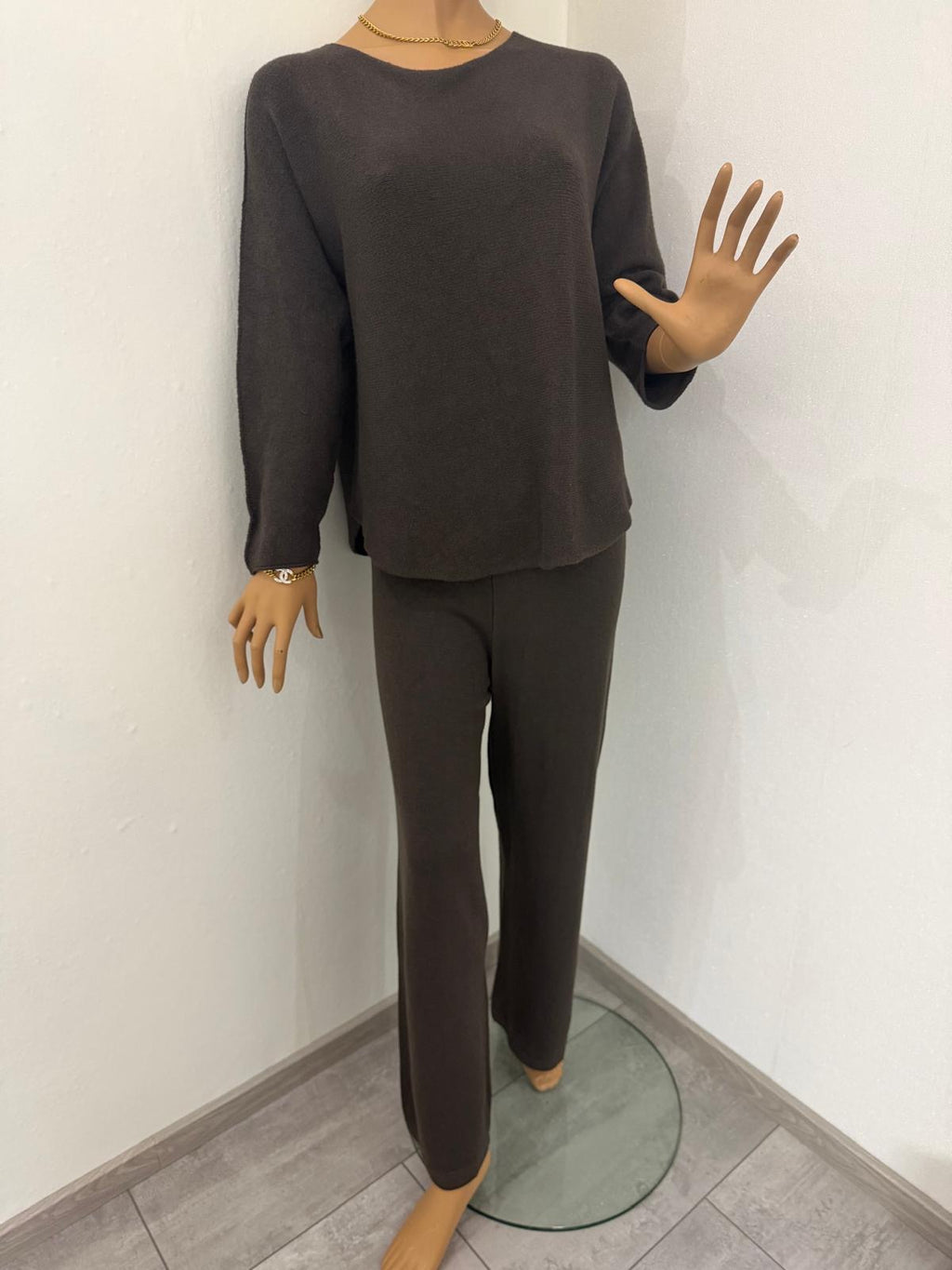 Elegantes Lounge-Set in Dunkelbraun – minimalistisch, weich & vielseitig