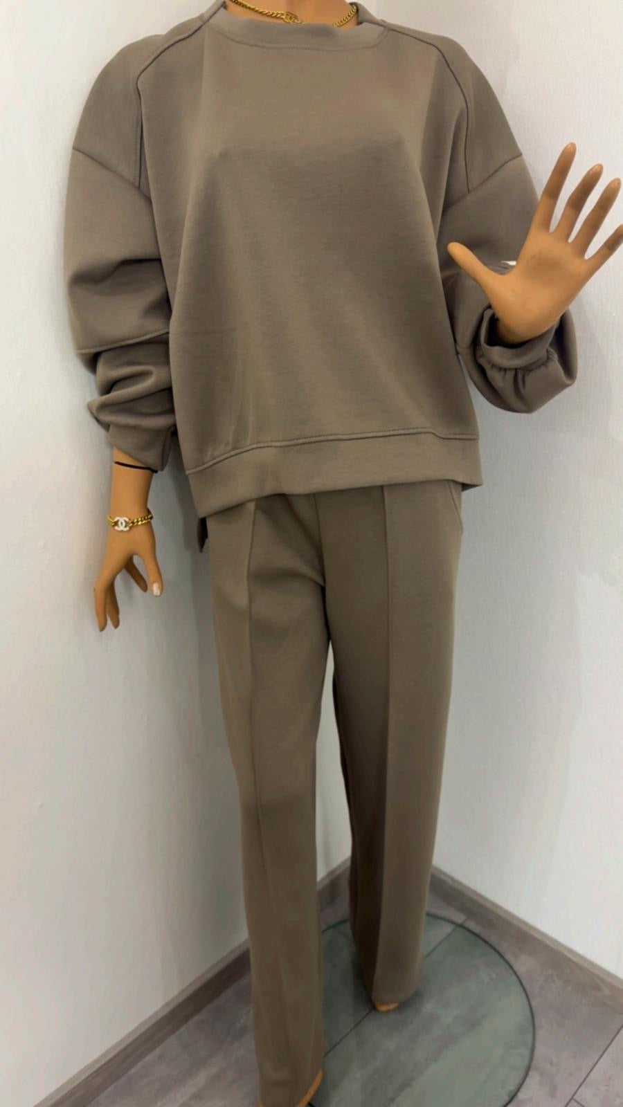 Modernes Zweiteiler-Set in Taupe – Clean, cozy & effortlessly chic