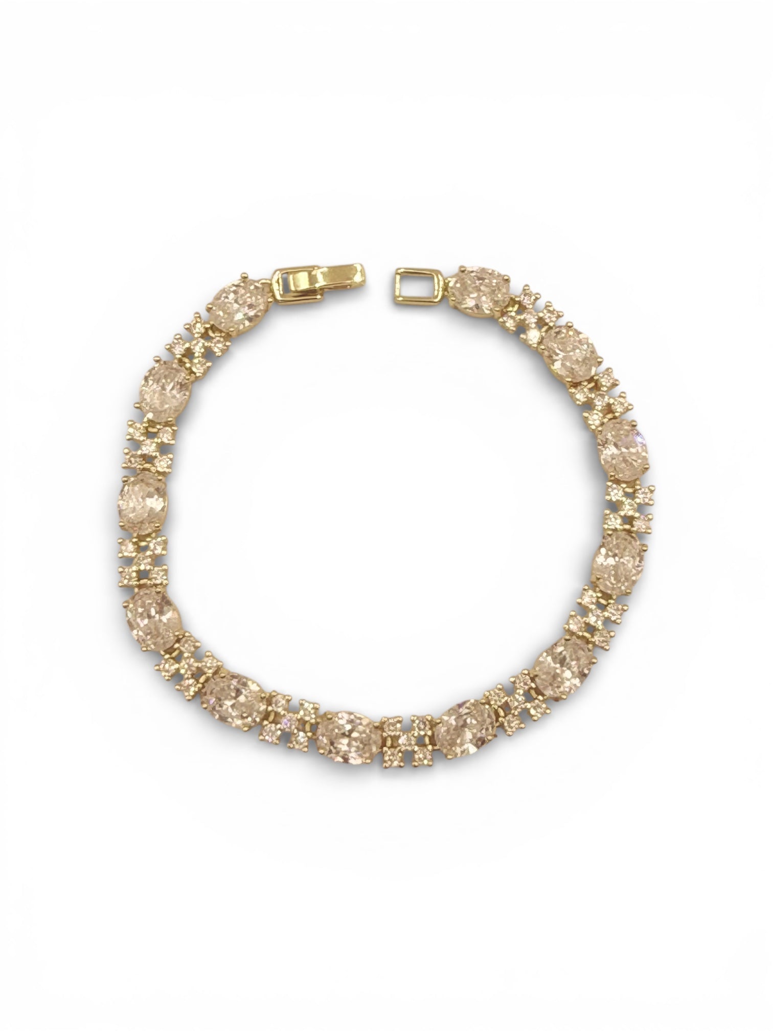 Elegantes Armband mit funkelnden Steinen