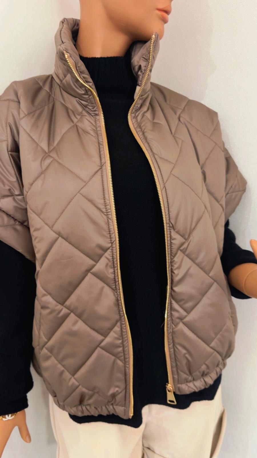 Moderne Steppweste in Taupe