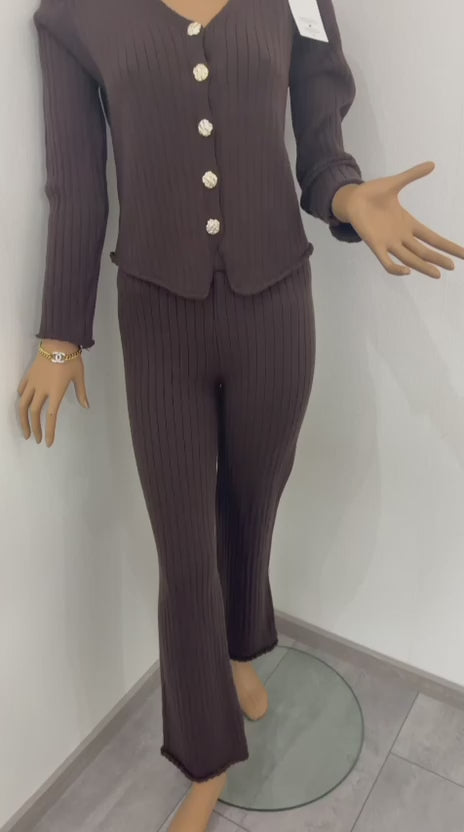 Elegantes Rippstrick-Set in Schokobraun