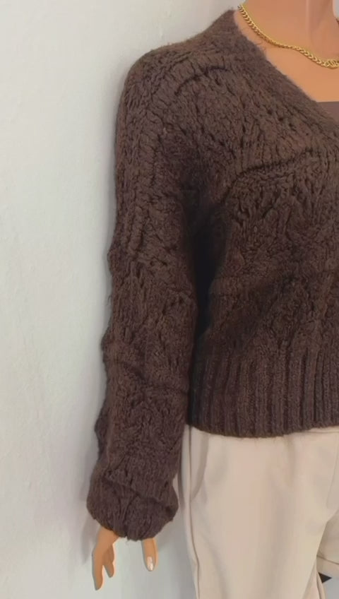Elegante Strickjacke mit Seestern-Brosche